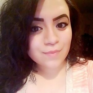 Meet your Posher, Monique